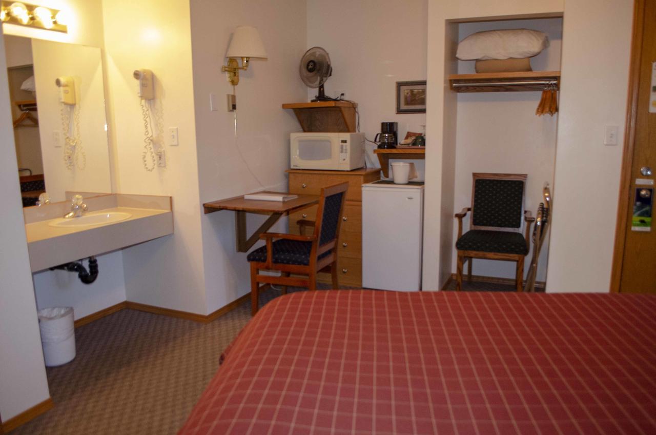 Lodge Crandell Mountain