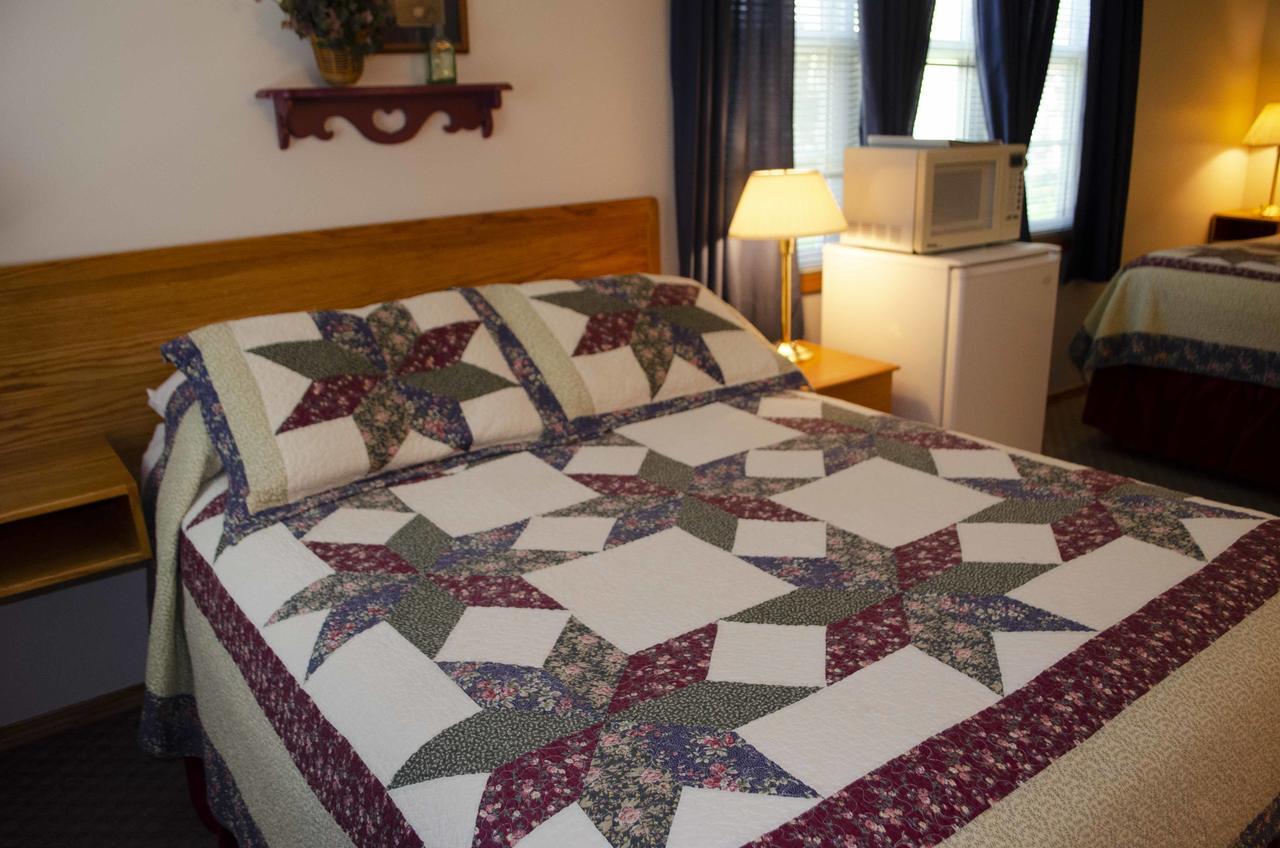 Crandell Mountain Lodge *