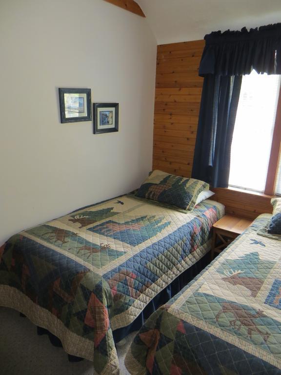 Lodge Crandell Mountain *