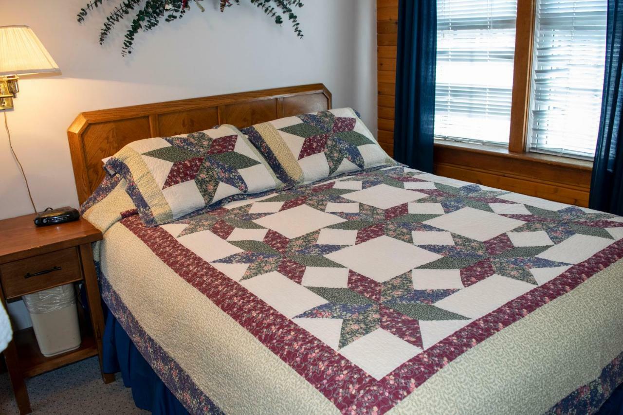 Crandell Mountain Lodge *