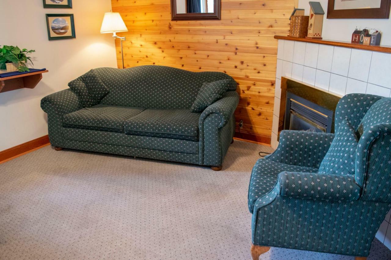 Crandell Mountain Lodge *
